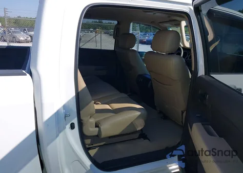 2011 Toyota Tundra Grade 5.7L V8 из США, поврежденный, VIN 5TFDW5F16BX196744